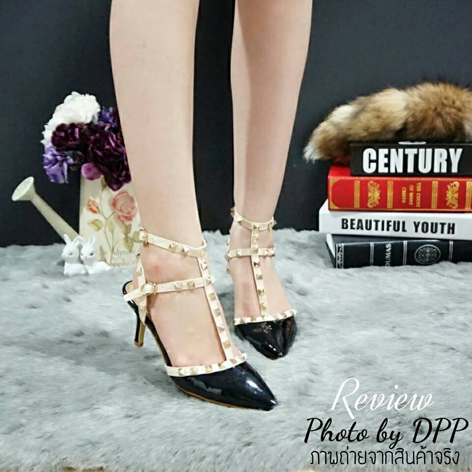 พร้อมส่ง : รองเท้า Valentino T-strap rockstud heels 2015 (สีดำ)
