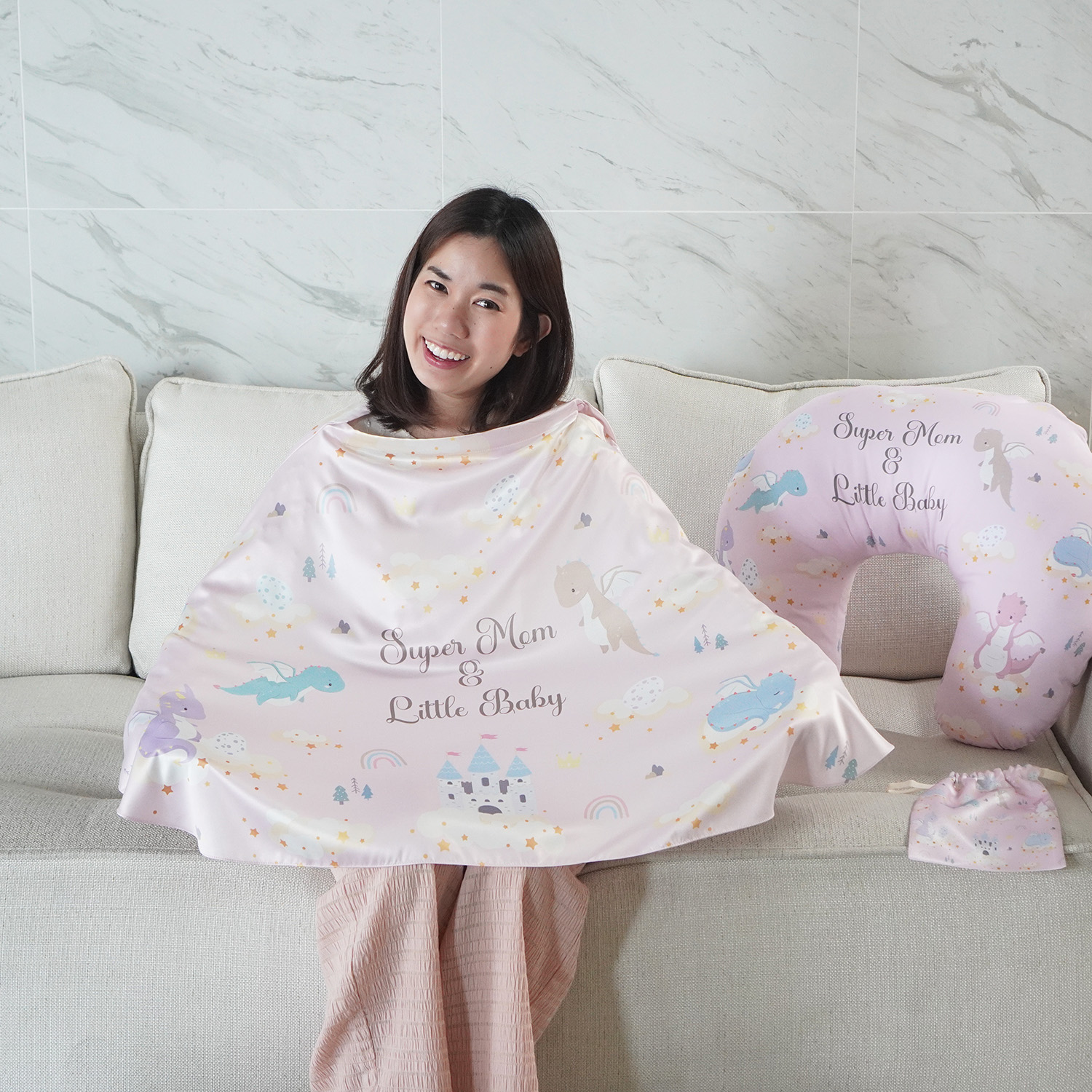 ชุดของขวัญเด็กแรกเกิด NP2 ผ้าคลุมให้นม รุ่น 3in1 + หมอนรองให้นม ลาย Dragon - Pink