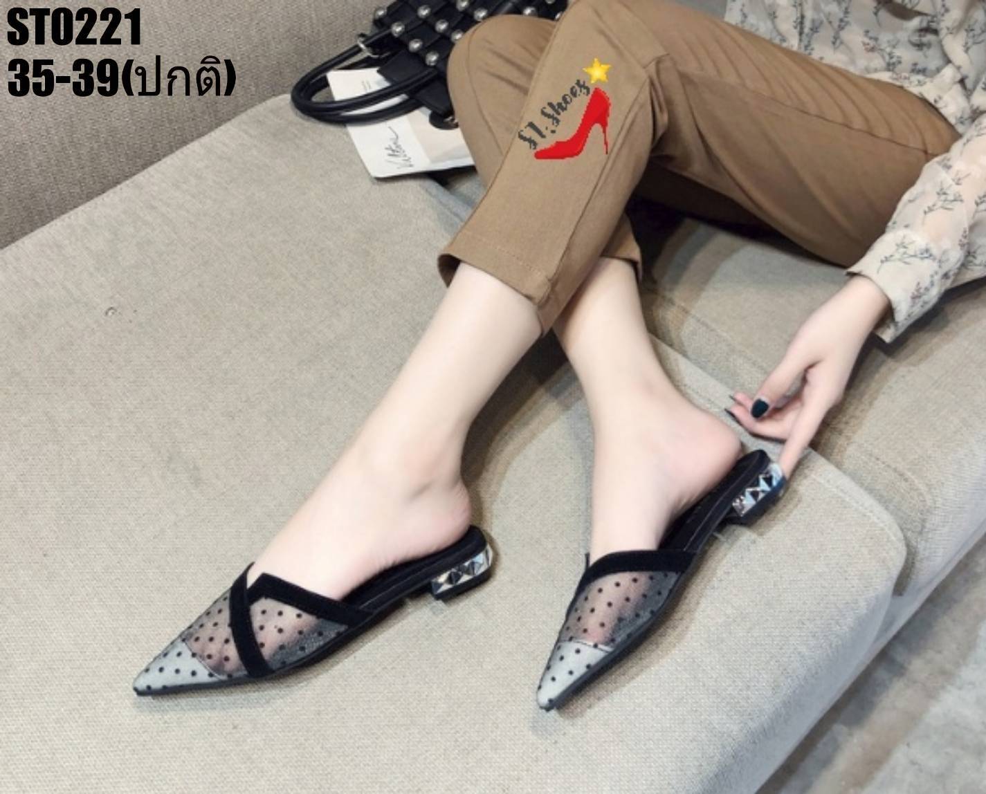 รองเท้าส้นเตี้ยเปิดส้นแต่ลายจุด