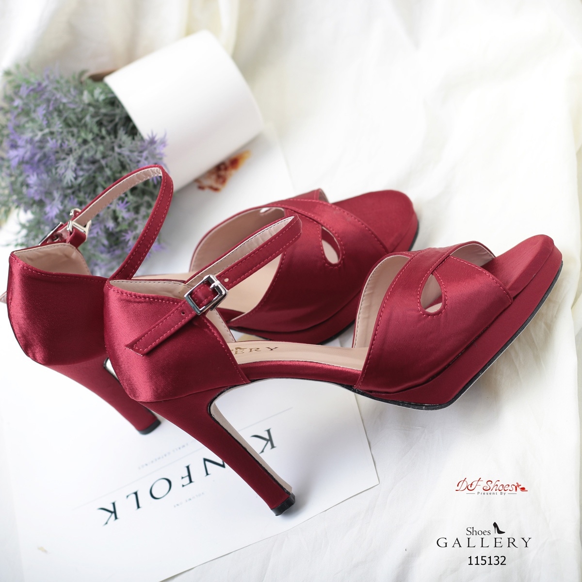 รองเท้าส้นสูงซาตินทรงเปิดหน้าไขว้ (สีครีม)