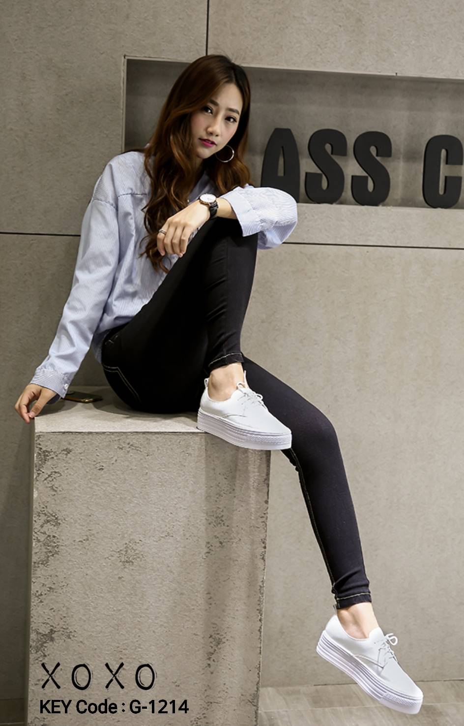 รองเท้าผ้าใบส้นหนาสีขาวล้วน