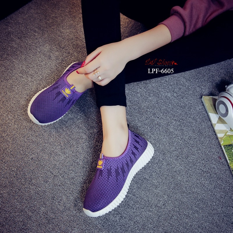 รองเท้าผ้าใบทรงสวมสไตล์ลำลอง (สีม่วง)