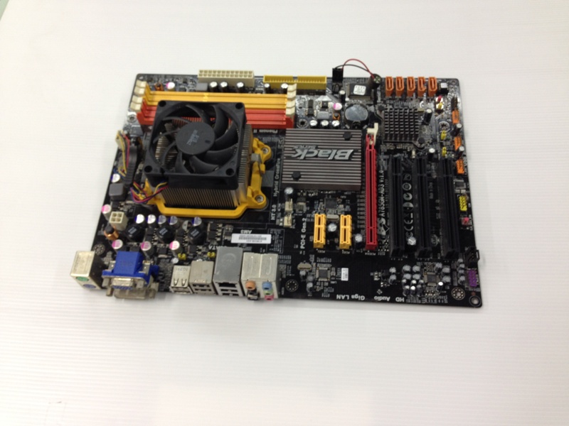 ECS Black Series A785GM-AD3 + AMD X3 440