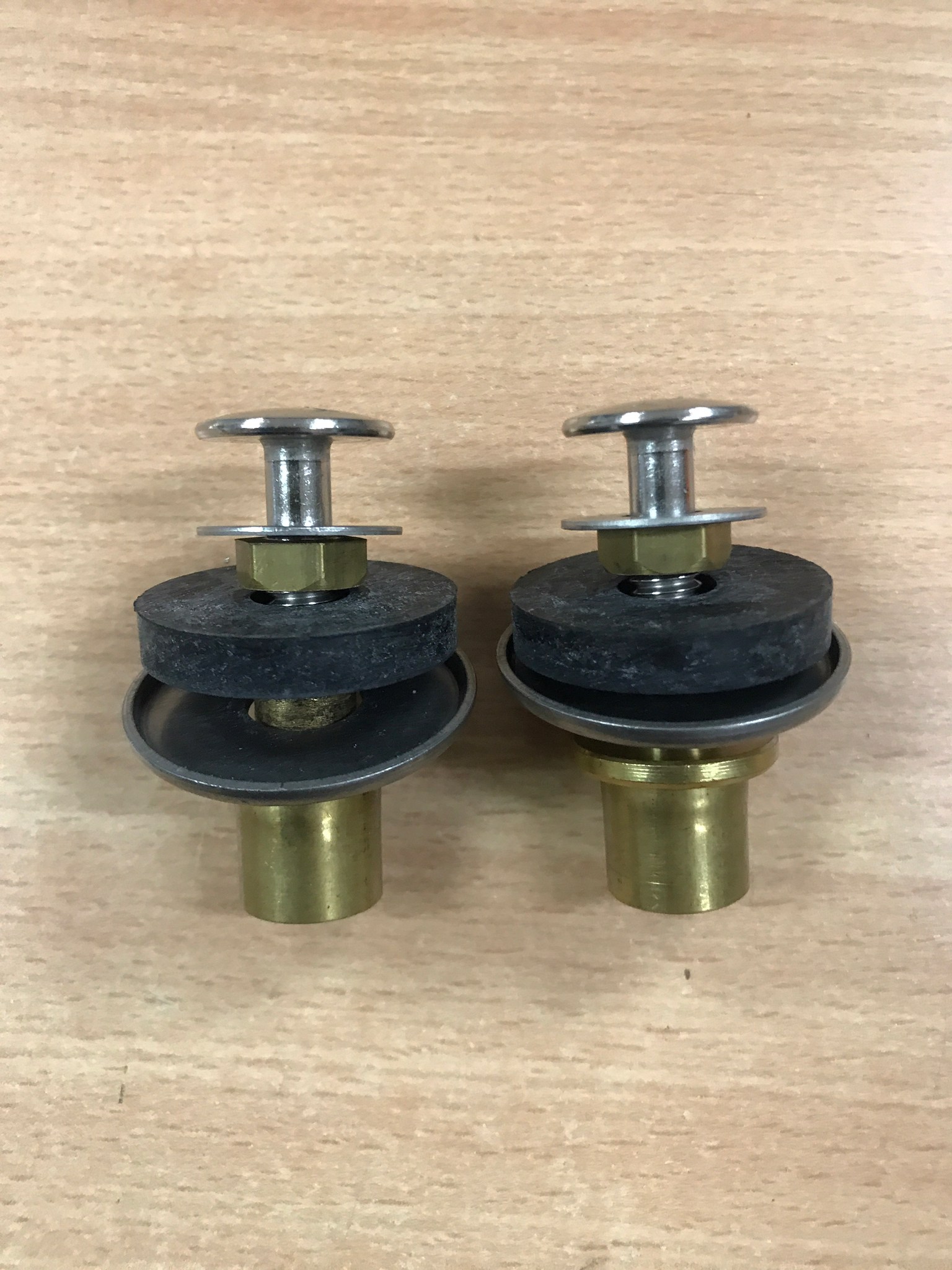 COTTO อะไหล่สุขภัณฑ์ C9358 น๊อตยึดหม้อน้ำ TS810DV2