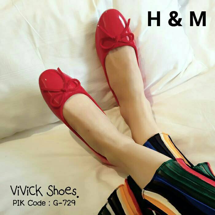 รองเท้าคัทชูหนังแก้วสไตล์ H&M (สีดำ)