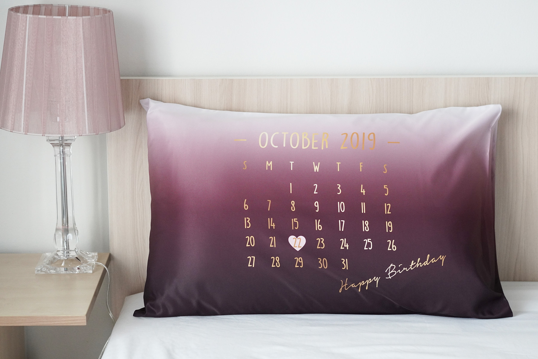 ปลอกหมอนหนุนคู่ พิมพ์ลายเต็มผืน ลาย Calendar 2019 - Gradiant - Burgundy