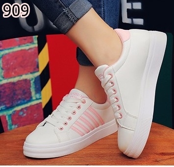 รองเท้าผ้าใบพียูแต่งแถวสไตล์ Sport (สีดำ)