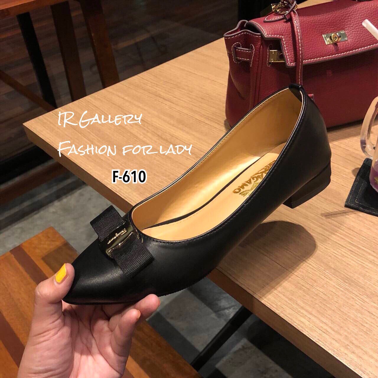 รองเท้าคัทชู Style Ferragamo (สีดำ)