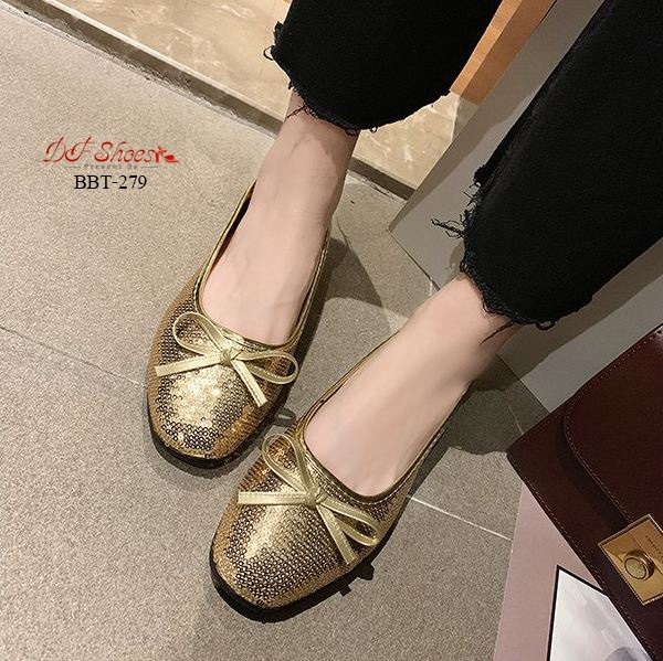 รองเท้าคัทชูส้แบนปักเลื่อม (สีเงิน)