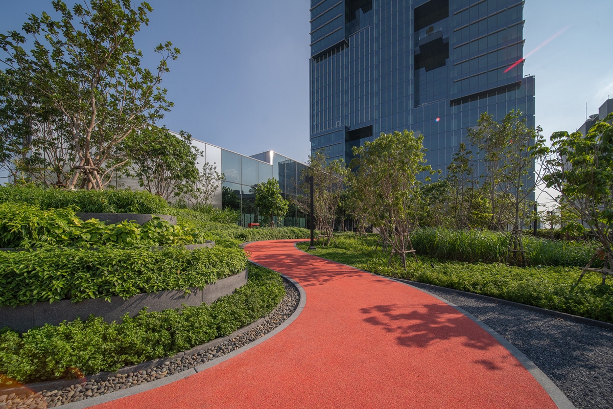 เอไอเอ อีสต์ เกตเวย์ (AIA East Gateway) สำนักงานให้เช่า ติดถนนบางนา-ตราด ใกล้รถไฟฟ้า MRT สายสีเหลือง สถานีศรีเอี่ยม 350 เมตร