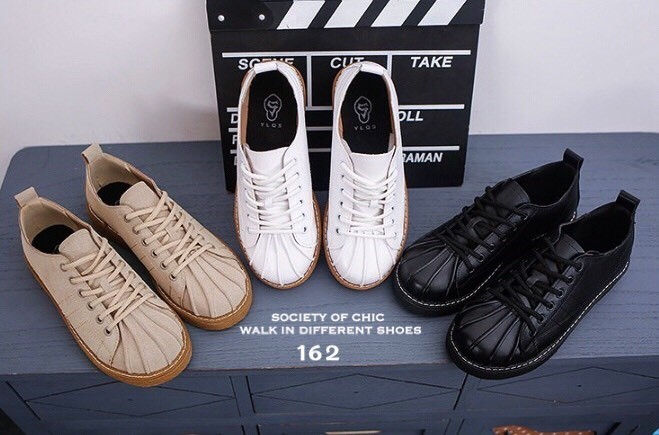 รองเท้าผ้าใบหนังนิ่มสไตล์วินเทจ (สีดำ)