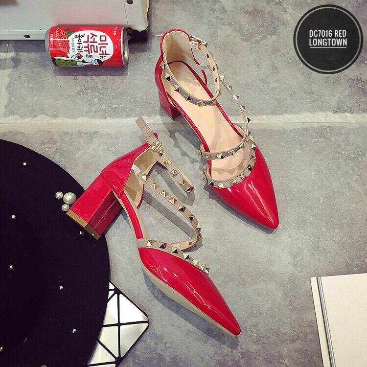 รองเท้าส้นสูงสายรัดสไตล์ Valentino (สีแดง)