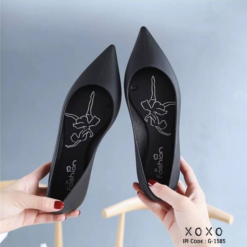 รองเท้าคัทชูpvcทรงหัวแหลม (สีดำ)