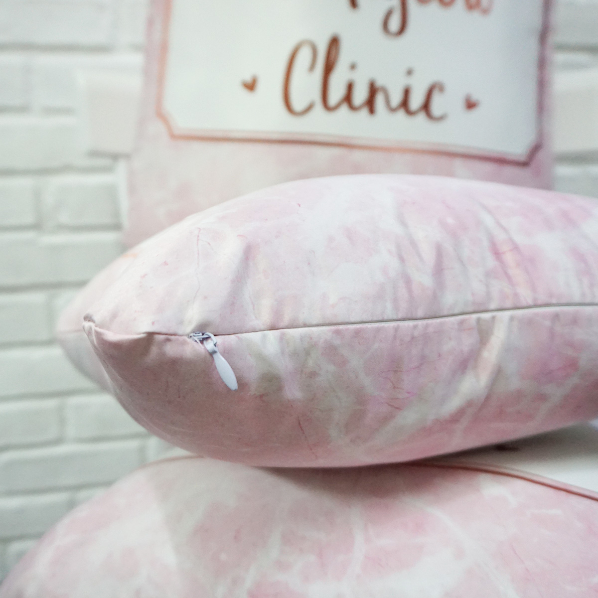 หมอนอิงสั่งทำใส่ชื่อ ลาย Pink Marble - White Frame
