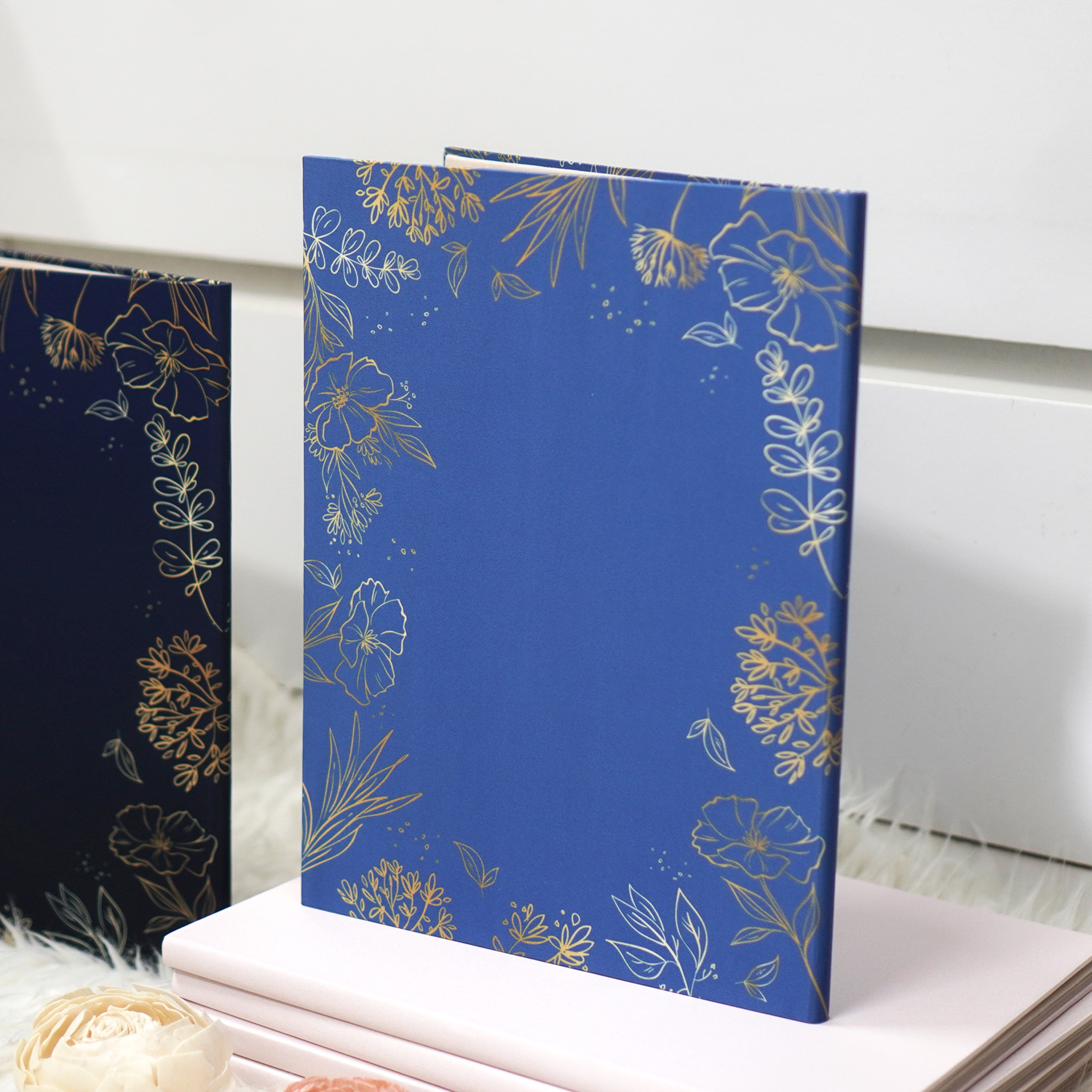 แฟ้มทะเบียนสมรส/สูติบัตร สั่งทำใส่ข้อความ ลาย Botanical - Dark Blue