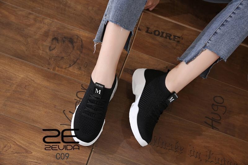 รองเท้าผ้าใบผ้าแต่งขอบผ้านิ่ม (สีดำ)