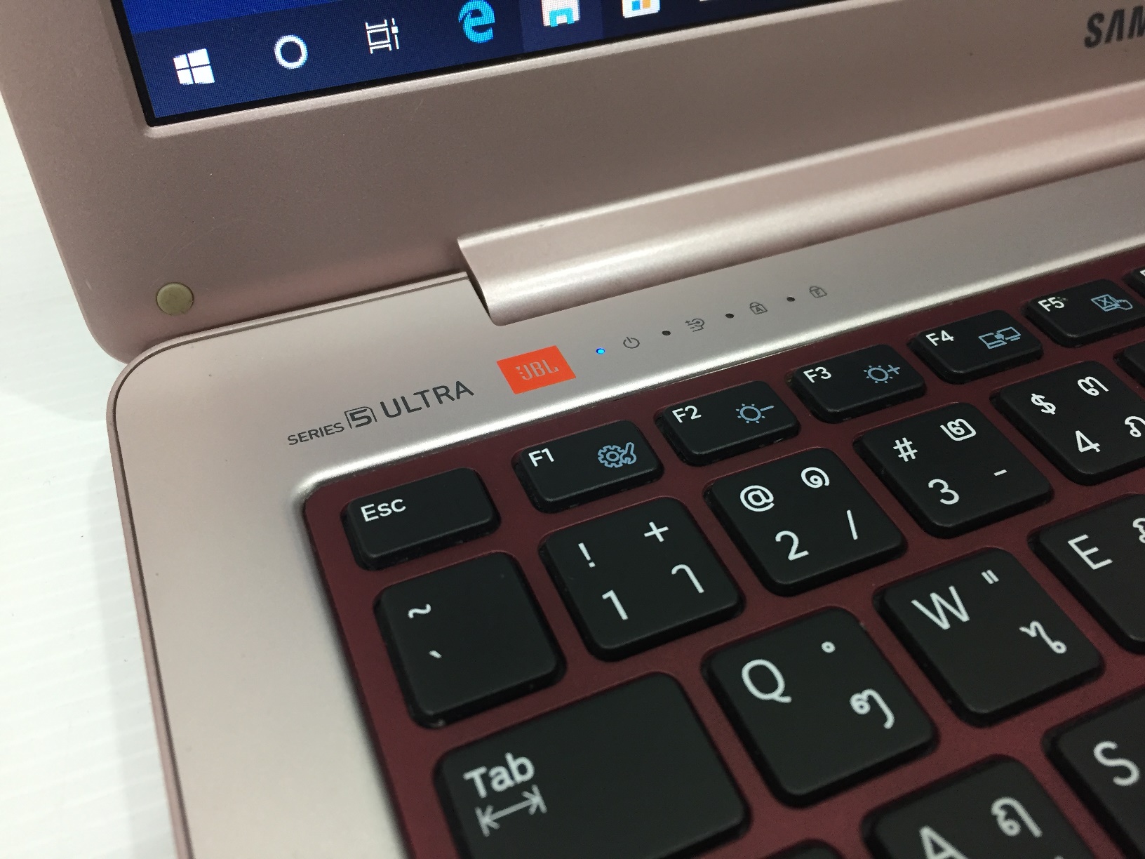 SAMSUNG Series 5 NP530U4E-A01TH