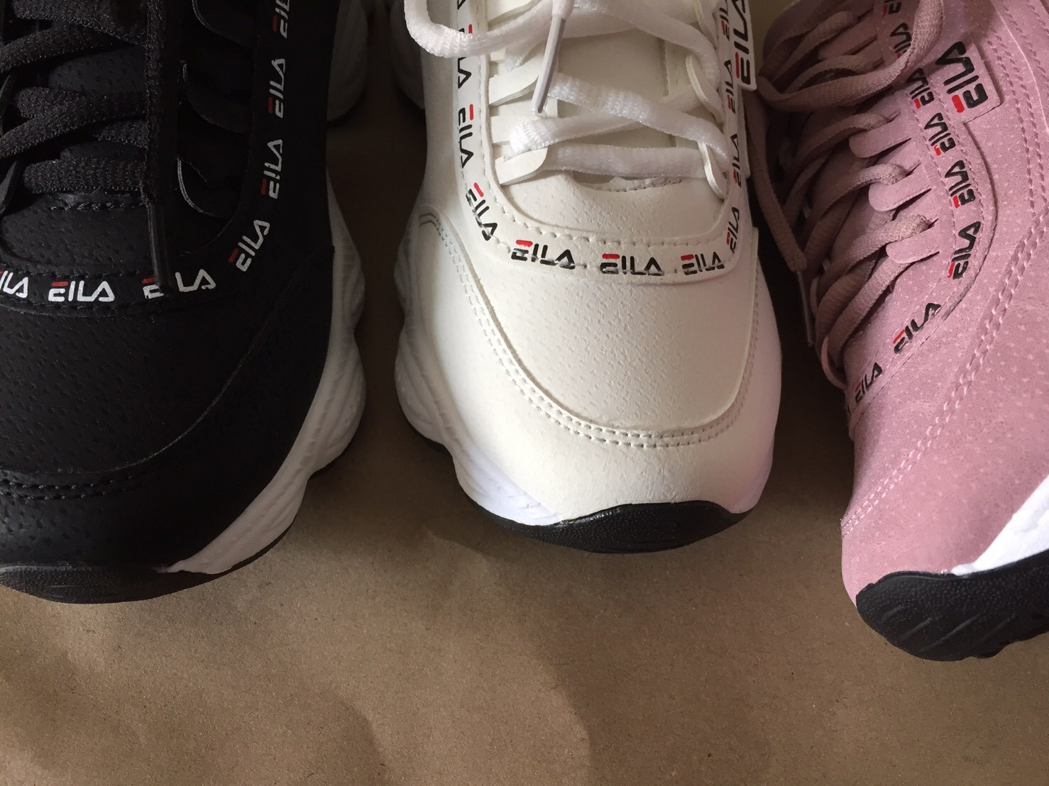 รองเท้าผ้าใบสไตล์Sportแต่งลาย (สีชมพู)