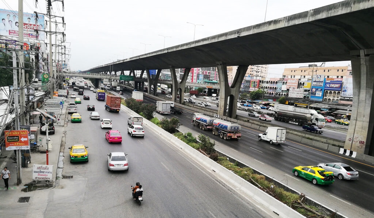 Land for sale, size 3-3-8 rai, next to Bangna-Trad Road. 100 meters from LRT Bangna-Suvarnabhumi station