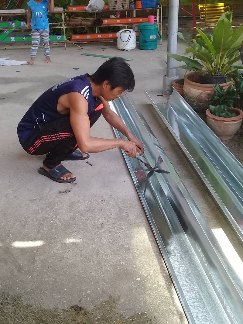 รางน้ำฝน รับทำรางน้ำฝน ช่างทำรางน้ำฝน รางน้ำฝนบ้าน รางน้ำฝนโรงงาน