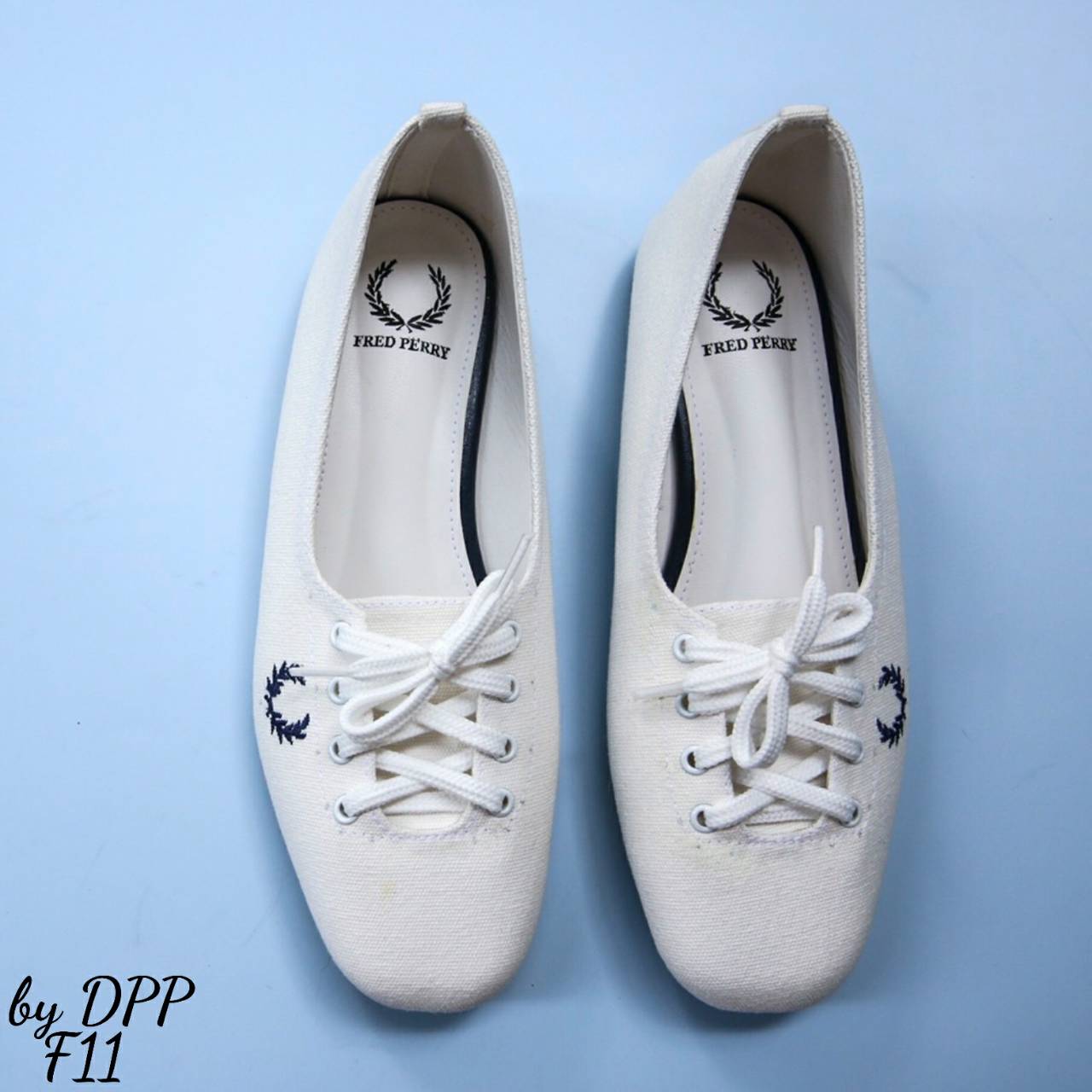 รองเท้าผ้าใบทรงคัทชู Style Fred Perry