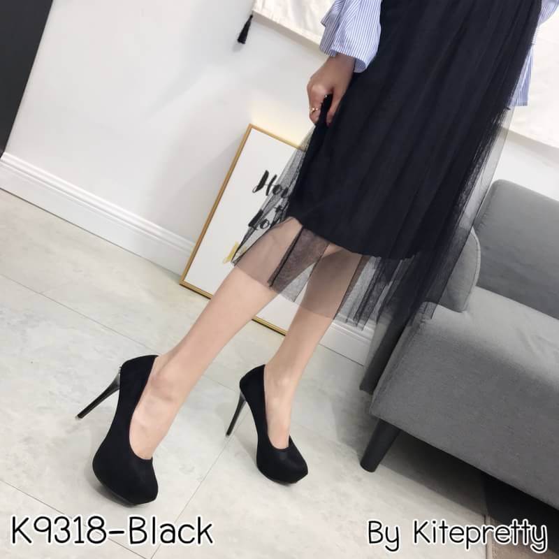 รองเท้าส้นสูงกำมะหยี่ทรงหัวกลม (สีดำ)