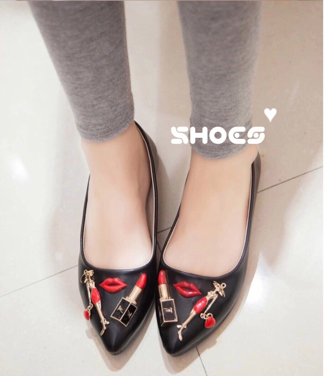 พร้อมส่ง : รองเท้า Style Louis Vuitton ลายแฟชั่น (สีดำ)