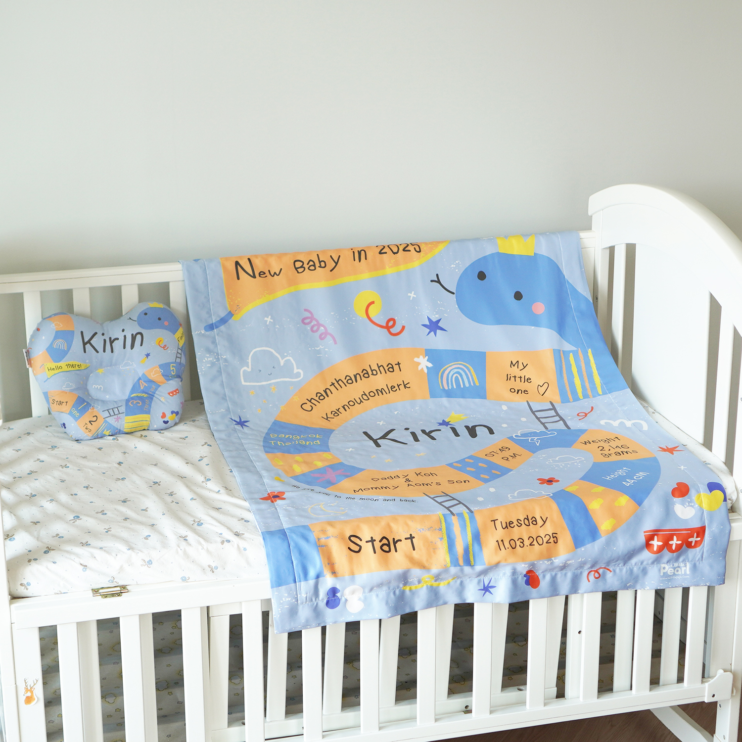 ชุดของขวัญเด็กแรกเกิด หมอนหลุม + ผ้าห่มขนาด 75x100cm ลาย Snake & Ladder - Blue