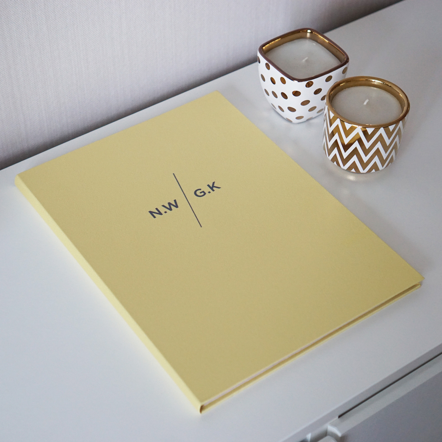 แฟ้มทะเบียนสมรส/สูติบัตร สั่งทำใส่ข้อความ ลาย Minimal - Yellow