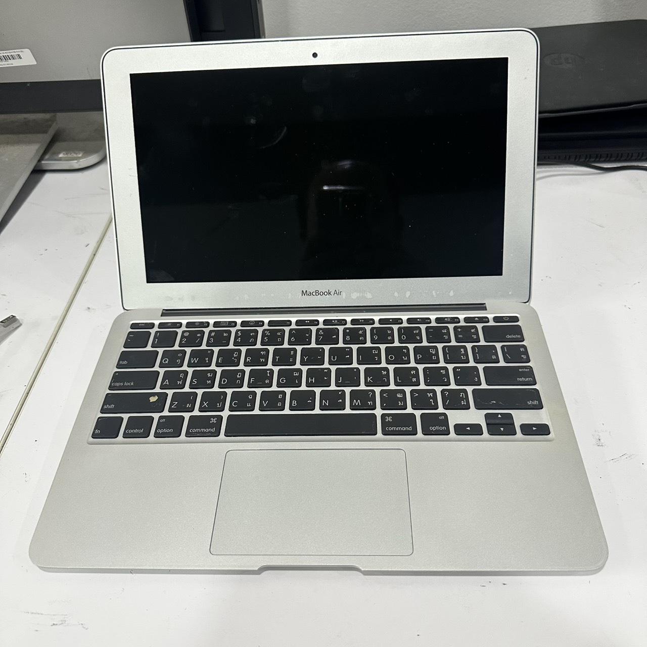 Macbook Air 11" Late 2010(Core2-U9600/4GB) ไม่มี HDD