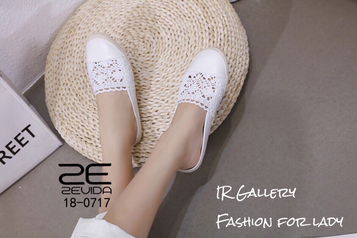 รองเท้าลูกไม้เปิดส้นแบบสวม (สีเทา)