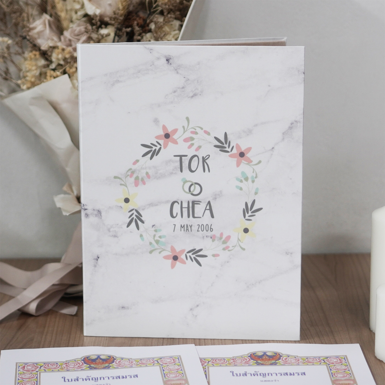 แฟ้มทะเบียนสมรส/สูติบัตร สั่งทำใส่ข้อความ ลาย Marble - Floral Frame