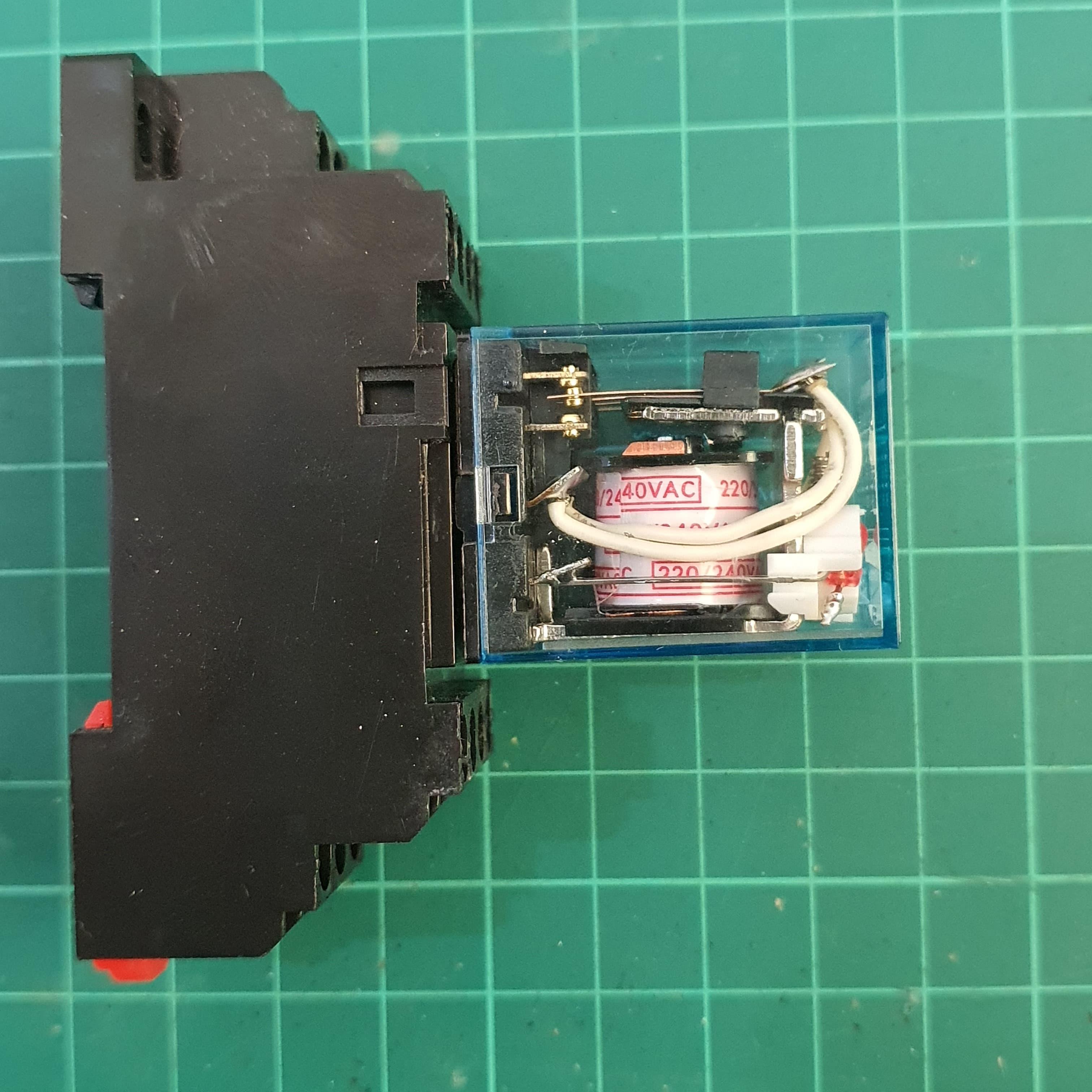 MY4N-J ( Coil 220VAC )