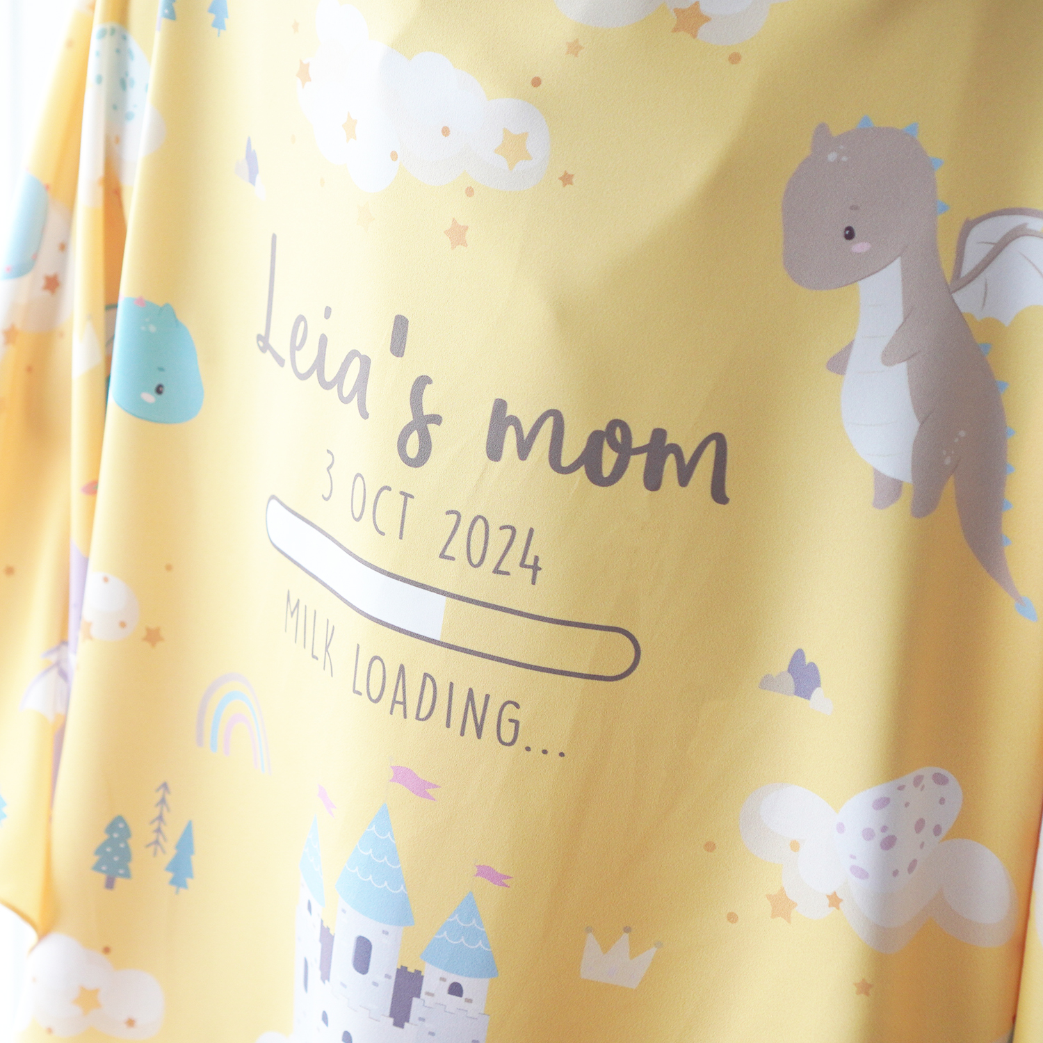 ผ้าคลุมให้นม 3in1 (รุ่นมีกระดุม ถอดโครงได้) แบบสั่งทำใส่ชื่อ ลาย Dragon - Yellow