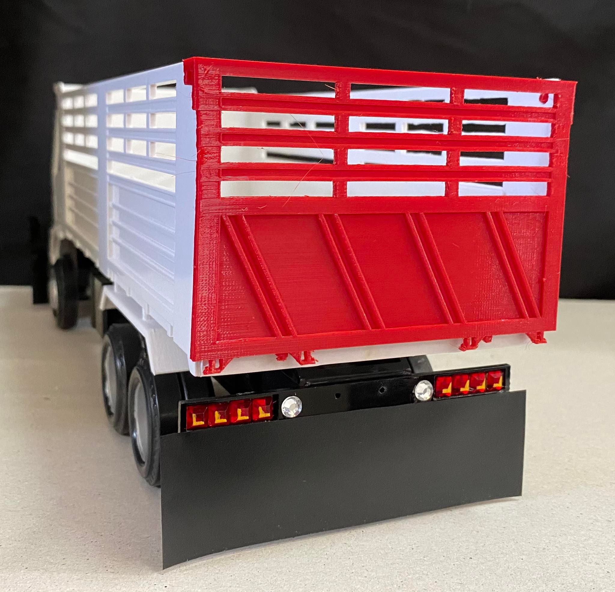 รถดั้มแต่งขาวแดง โมเดลรถสิบล้อแต่ง 1/24