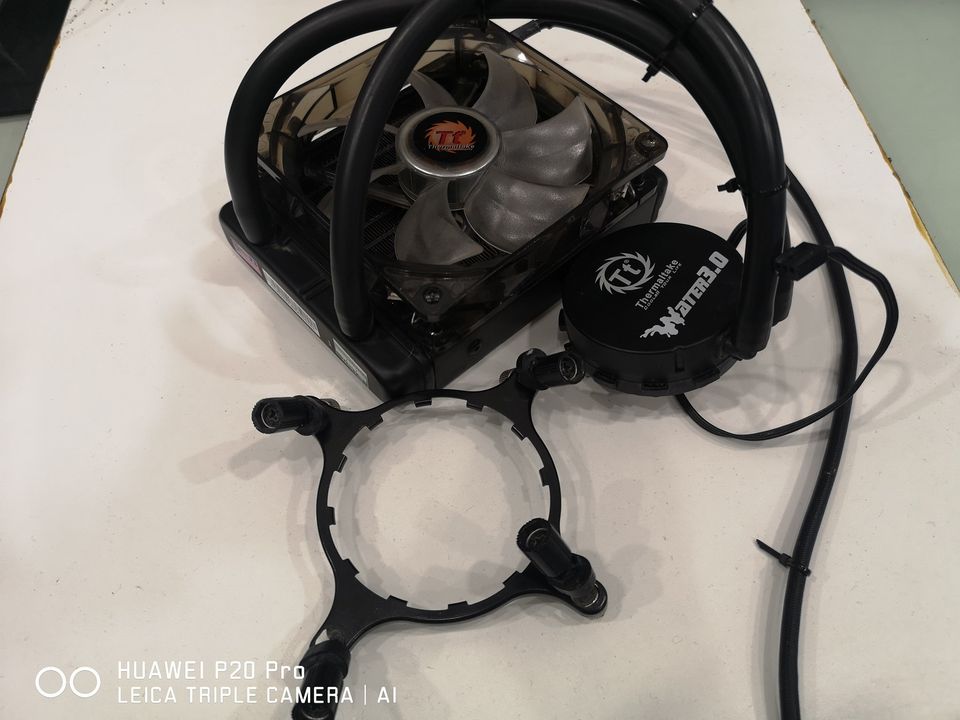 Thermaltake water 3.0 ชุดพัดลมน้ำ Socket2011 ไม่มีขาล่าง