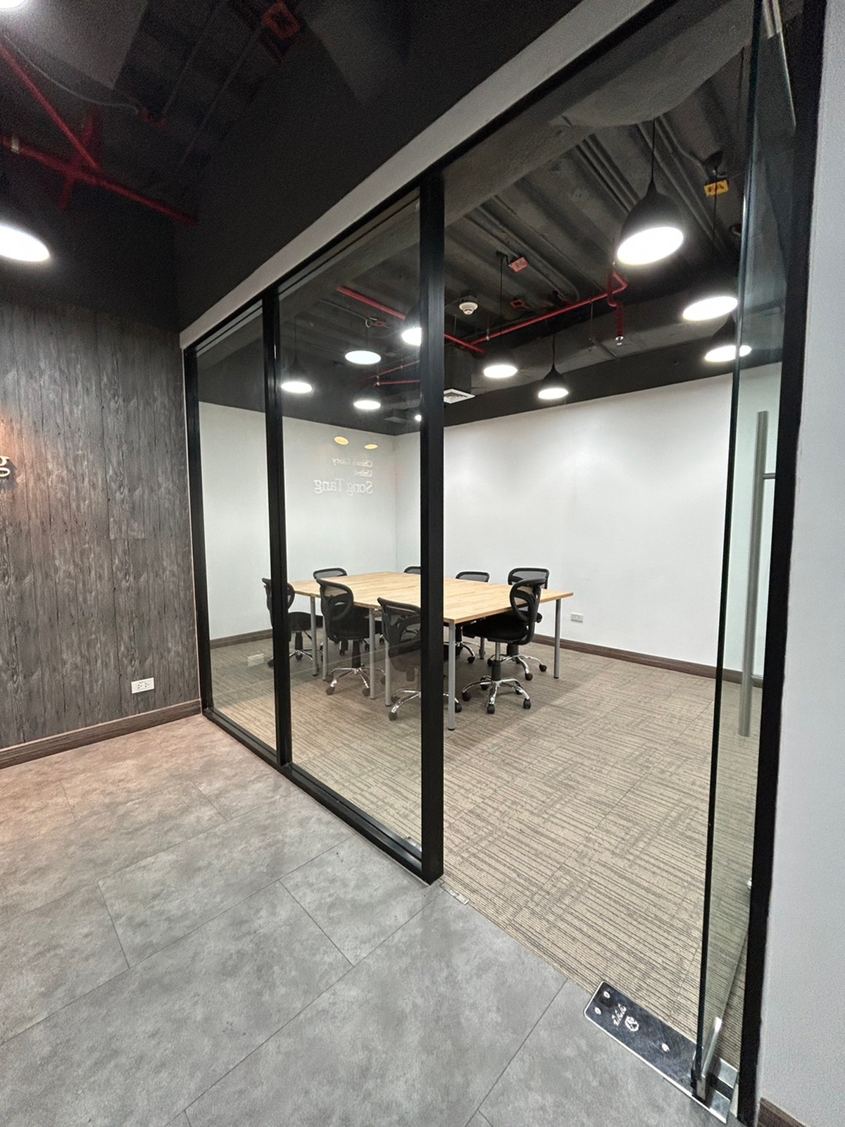 Empire Tower sathorn bangkok สำนักงานให้เช่าย่านสาทร ใกล้สถานีรถไฟฟ้า BTS ช่องนนทรี เพียง 300 เมตร