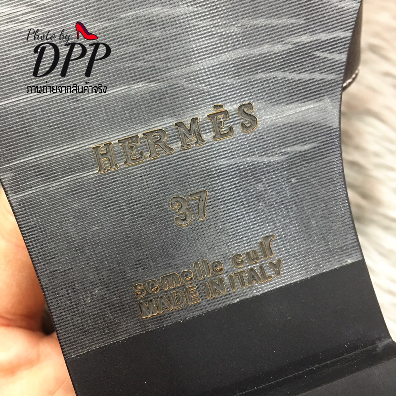 รองเท้า HERMES Sandals Leather (สีเงินหนังนิ่ม)