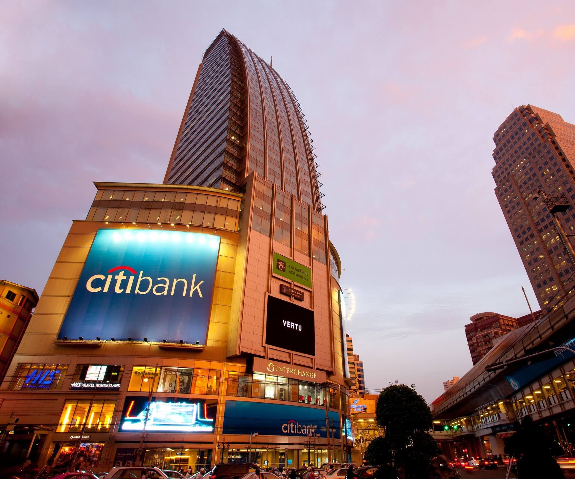 อาคารอินเตอร์เชนจ์ 21 (Interchange 21) สำนักงานให้เช่า เกรด A ย่านสุขุมวิท อโศก ใกล้รถไฟฟ้า BTS และ MRT