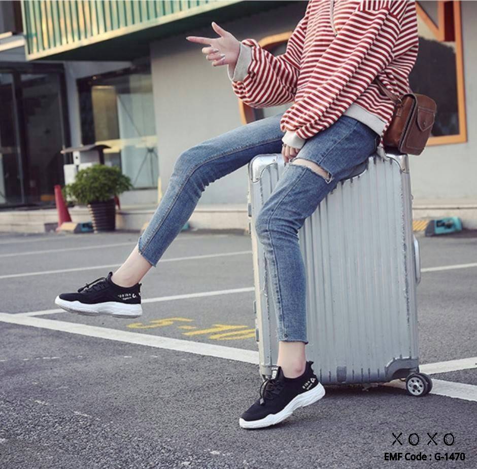 รองเท้าผ้าใบเสริมส้นทรงSportฉลุรู (สีขาว)