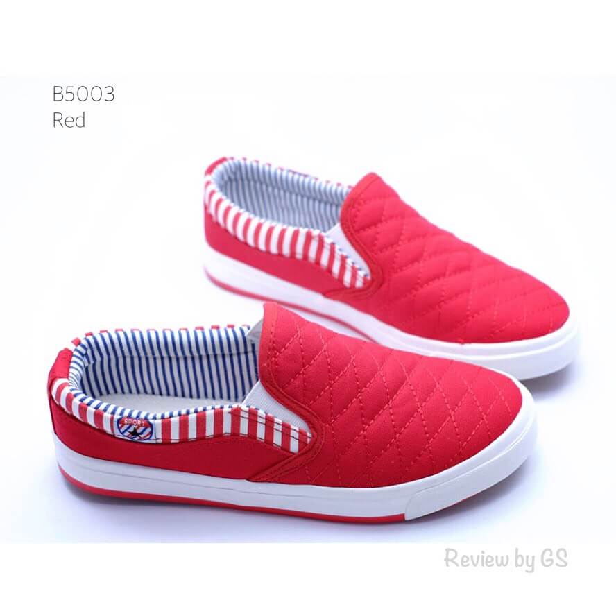 รองเท้าผ้าใบ Slip on ลายทาง (สีเทา)