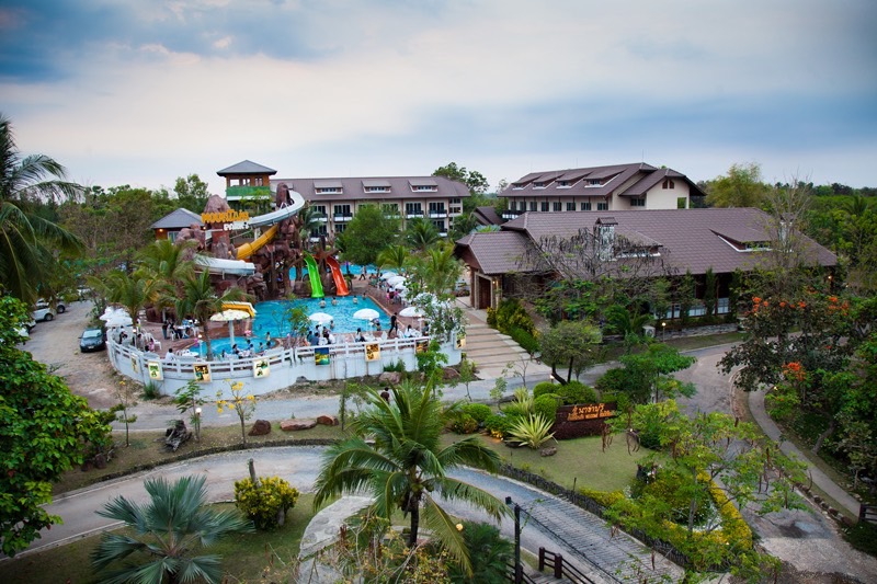 ขายโรงแรมหรู ขนาด 79 ห้อง พร้อมสระน้ำสไลเดอร์ บนเนื้อที่ดิน 14 ไร่ ติดถนนใหญ่ ถนนมิตรภาพ จ.อุดรธานี