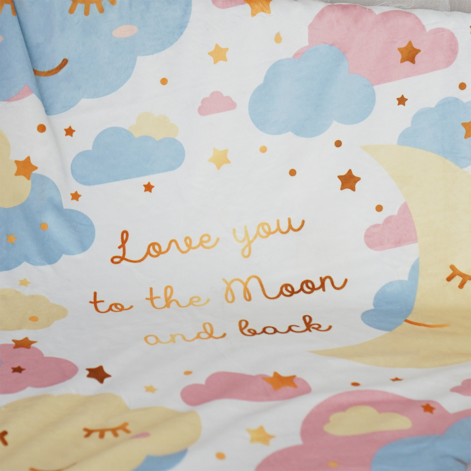 ผ้าห่ม Minky ลาย Moon 75x100cm แบบปักชื่อ ด้านหลังสีฟ้า