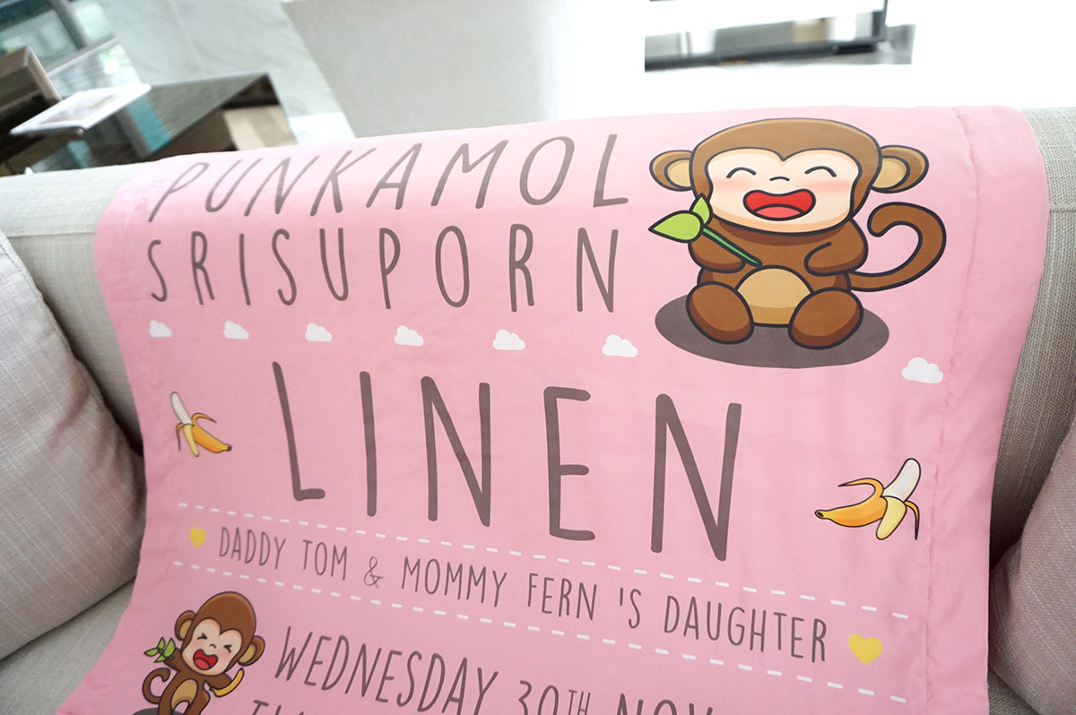 ผ้าห่มเด็ก ใส่ประวัติแรกเกิด ลายลิง สีชมพู / Monkey - Blush Pink