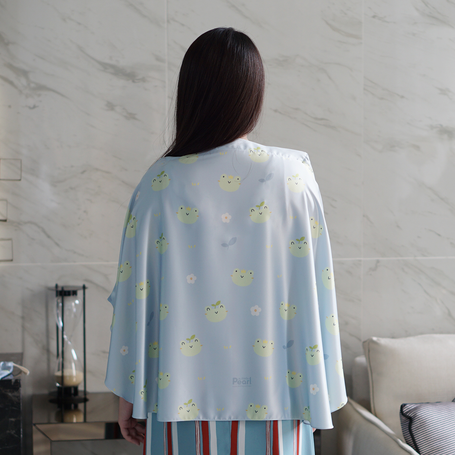 ผ้าคลุมให้นม สั่งทำใส่ชือ ลาย Pattern - Frog - Blue