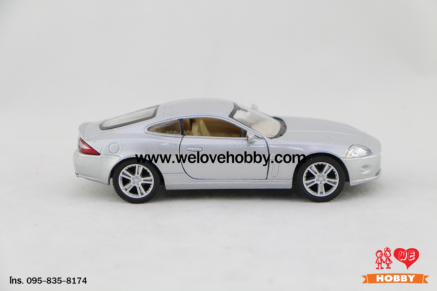 โมเดลรถซุปเปอร์ คาร์ Jaguar XK Coupe สีเทา Scale 1:38