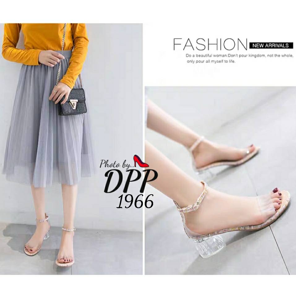 รองเท้าส้นแก้วผ้าทวิส (สีดำ)