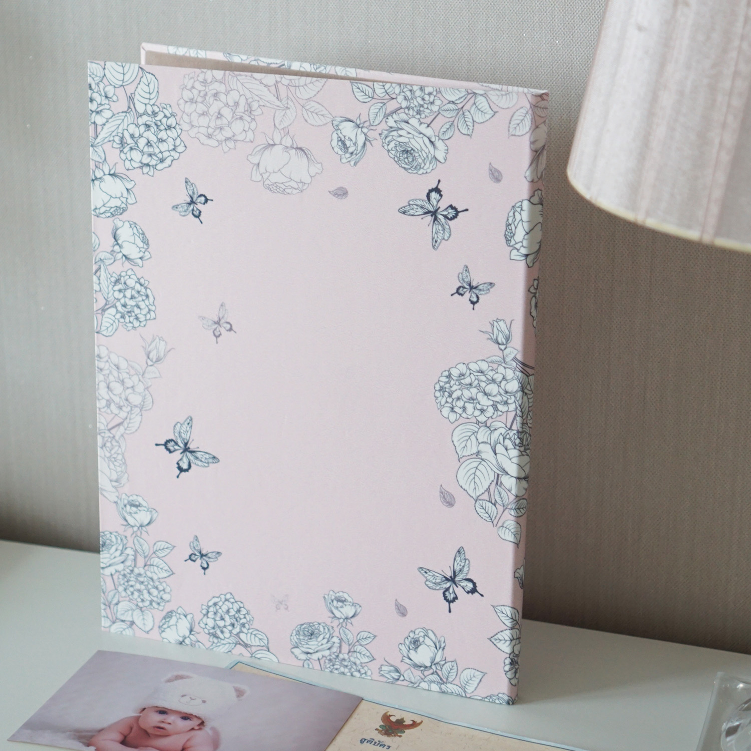 แฟ้มทะเบียนสมรส/สูติบัตร สั่งทำใส่ข้อความ ลาย Butterfly Vintage - Pink