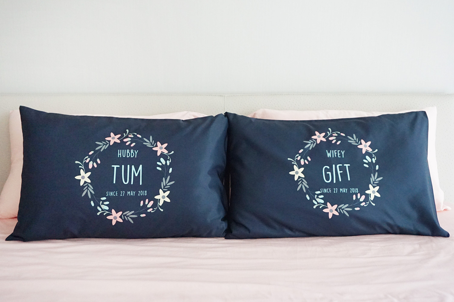 ปลอกหมอนหนุนคู่ พิมพ์ลายเต็มผืน Navy - Floral Frame - Blue