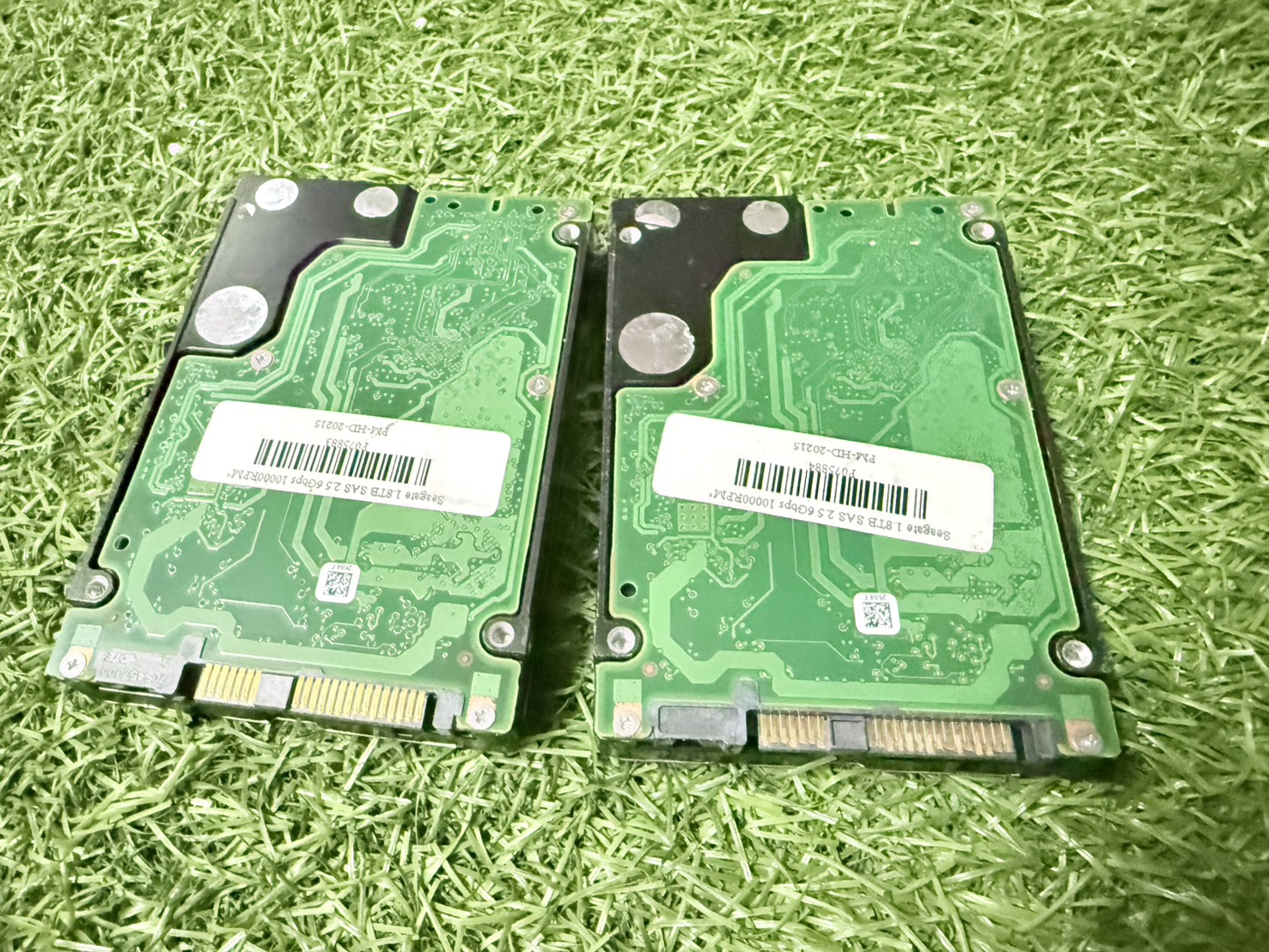 ฮาร์ดดิสก์เซิร์ฟเวอร์ Seagate 1.8TB SAS 2.5 6Gbps 10000RPM" (ใช้ได้กับ Dell R760 R460 R560) มี 2 ลูก